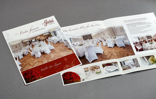 Designbücher und Broschüren