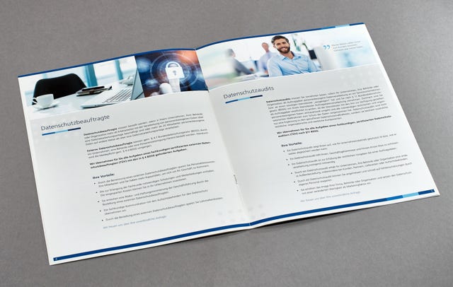 Designbücher und Broschüren